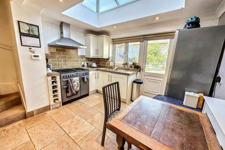 2 bedroom terraced house to rent - Photo 4