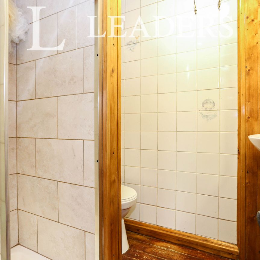1 bedroom room to rent Heavitree Road, SE18 - Photo 1