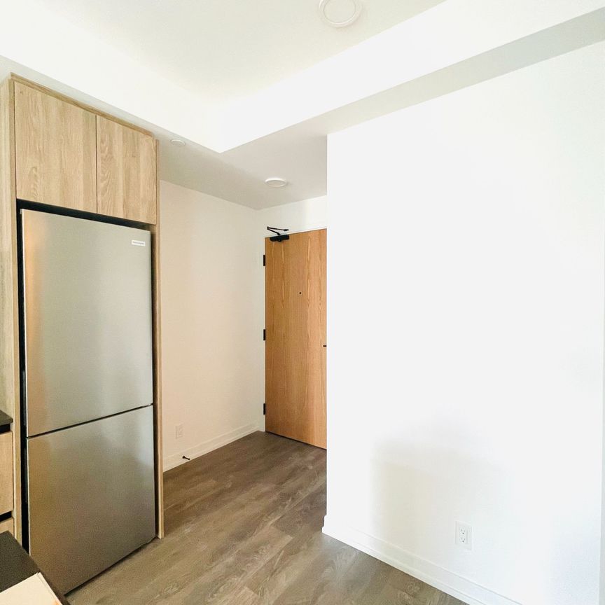 For Lease - 8 Beverley Glen Boulevard Unit# 708, Vaughan, Ontario - Photo 1