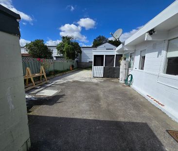 Fully fenced in the HEART OF PAPATOETOE - Photo 6