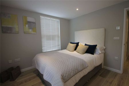 A modern fully furnished one bedroom apartment on Mill Road. - Photo 5