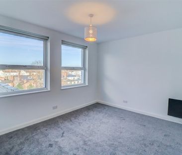 2 BED Flat To rent - Photo 3