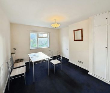 Flat to rent on - Photo 5