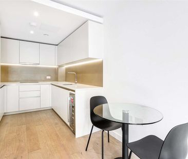 An exceptional one bed apartment moments from the river. - Photo 6