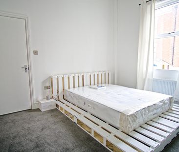 Spacious Rooms to Let in on Lauderdale Street, Preston - Photo 1