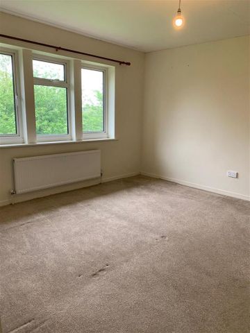 4 bedroom detached house to rent - Photo 5