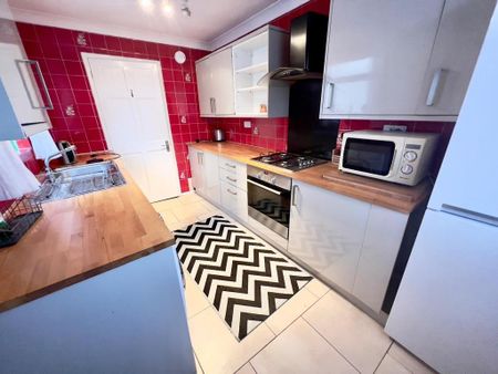 2 bedroom private hall to rent - Photo 3