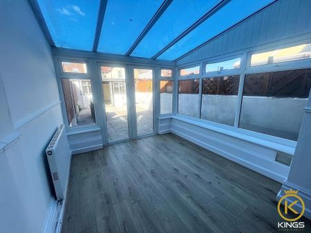 3 bedroom terraced house to rent - Photo 4