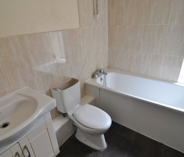 2 bed Terraced - To Let - Photo 3