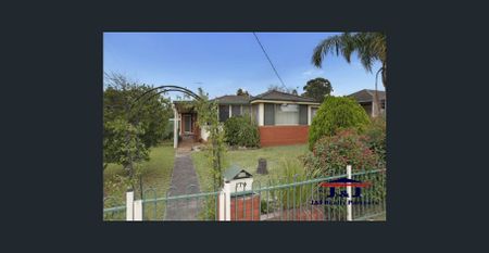 3 Bedroom Home with Double Car Garage – Lifestyle & Convenience in Werrington - Photo 4