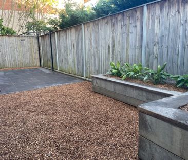 Relaxed modern coastal living $830pw - Photo 2