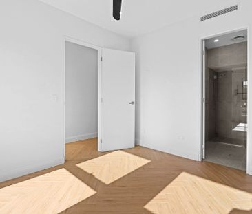Experience Luxury & Convenience: Modern Five Bedroom Family Home - Photo 3