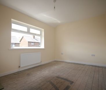 235 Joanmount Gardens, Belfast, BT14 6PA - Photo 3