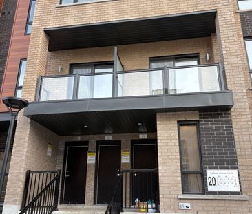 For Lease - 20 Lytham Green Circle Unit# 18, Newmarket, Ontario - Photo 3