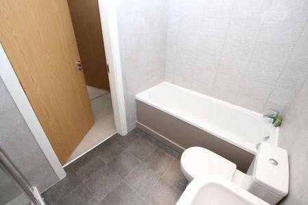 2 bedroom apartment to rent - Photo 3