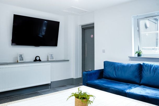 Bed 6, Borough Hotel, Great Crosshall Street, Liverpool. - Photo 1