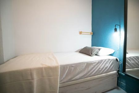 Carrer de lAlmudí, Valencia, Valencian Community 46003 - Photo 2