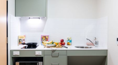 A large studio apartment equipped with a separate bathroom and kitchen. 【2 weeks rent free】 - Photo 2