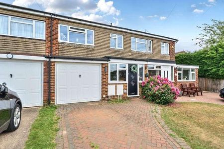 Bench Manor Crescent, Chalfont St. Peter, Gerrards Cross, SL9 - Photo 2