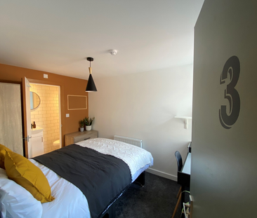 Luxury 5-Bed, 5-Bathroom Student Home – Kensington, Liverpool Room 1 - Photo 5