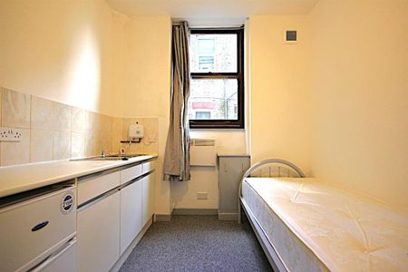 Studio to rent - Photo 2