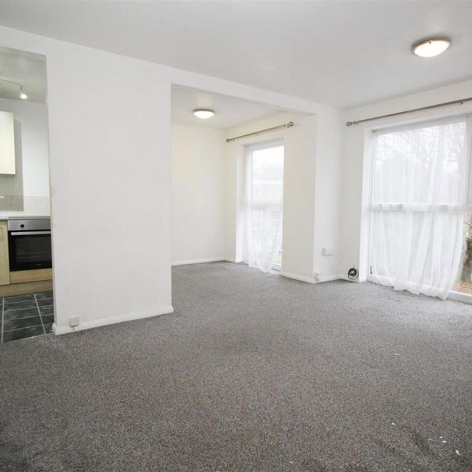 2 bedroom maisonette to rent - Photo 1