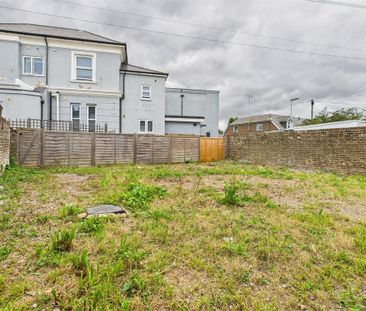 Property to rent - Photo 5