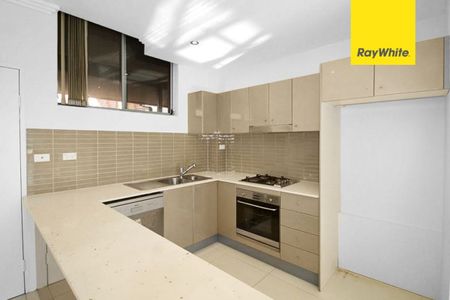 Ultra-Convenient Modern Apartment - Photo 3