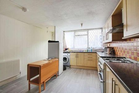 Heritage Close, Uxbridge, UB8 - Photo 2