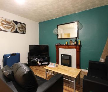 4 bedroom terraced house to rent - Photo 6