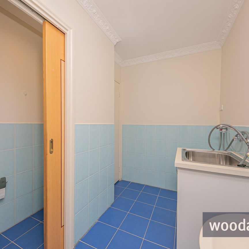 Stunningly Renovated 4-Bedroom Family Home in Prime Box Hill Location! - Photo 1