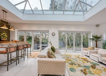 7 bedroom detached house to rent - Photo 2