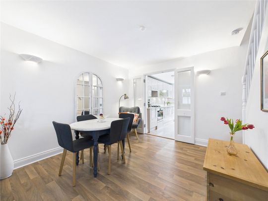 Bell Road, East Molesey, KT8 - Photo 1