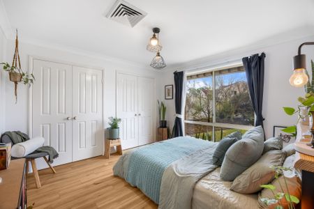 STUNNING FAMILY HOME IN A QUIET CUL DE SAC - Photo 5