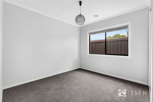 8 Drechsler Street, Flora Hill - Photo 1