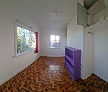 Holland Park West - Photo 2