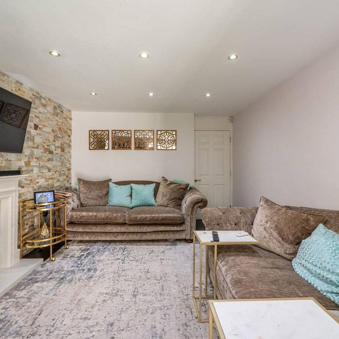 4 bedroom terraced house to rent - Photo 1