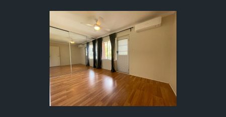 Stunning Apartment In Prime Location - Photo 2