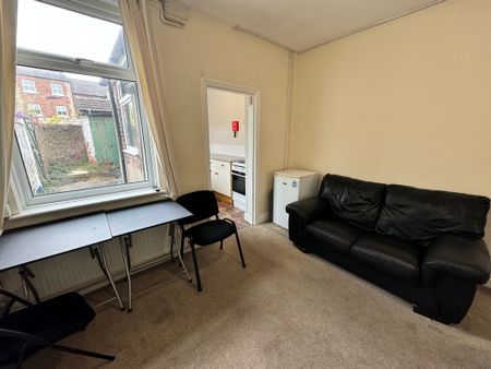 Willis Street, Heslington Road - P2301 - Photo 2