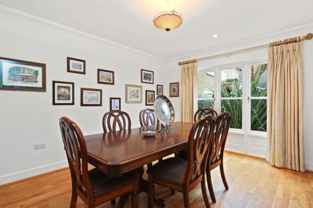 5 bedroom detached house to rent - Photo 2