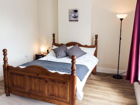 1 bedroom semi-detached house to rent - Photo 2