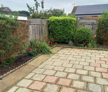 2 bedroom bungalow to rent - Photo 2