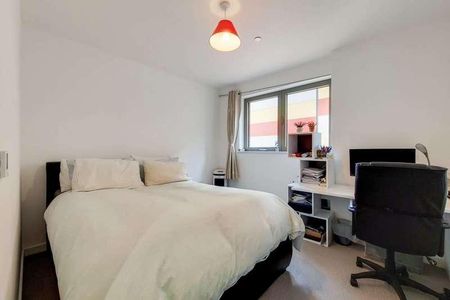 Galley House, Gallions Reach, E16 - Photo 4