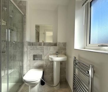 3 bedroom semi-detached house to rent - Photo 5