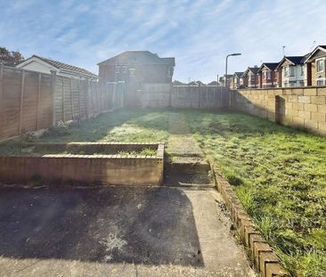 3 bedroom semi-detached house to rent - Photo 5