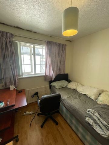 3 Rugby Court, Belfast BT7 1PN - Photo 5