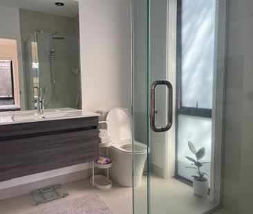 Luxury Coastal Living in Papamoa vs Executive Family Retreat - Photo 2