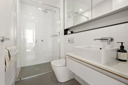EXCELLENT FULLY FURNISHED TWO BEDROOM APARTMENT IN THE HEART OF ADELAIDE CBD - Photo 3