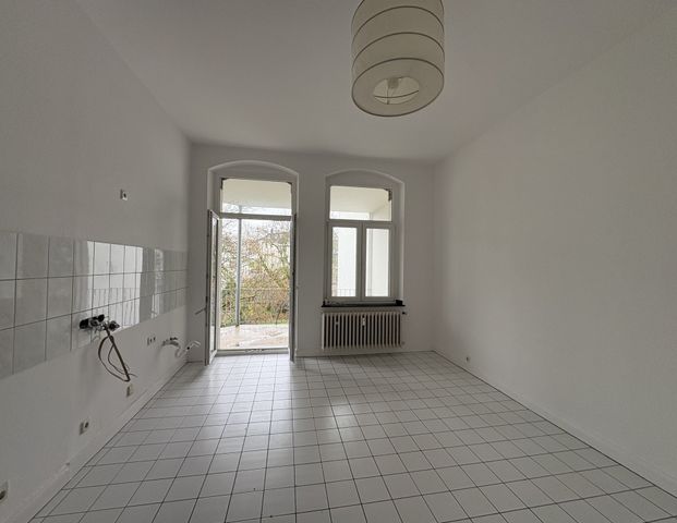 2-Zimmer Altbau mit Balkon zum Verlieben: Renoviert in Pempelfort! - Foto 1