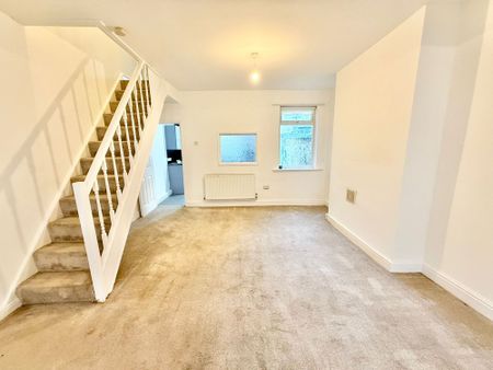 2 bed terraced house to rent in Croxteth Avenue, Liverpool, L21 - Photo 2